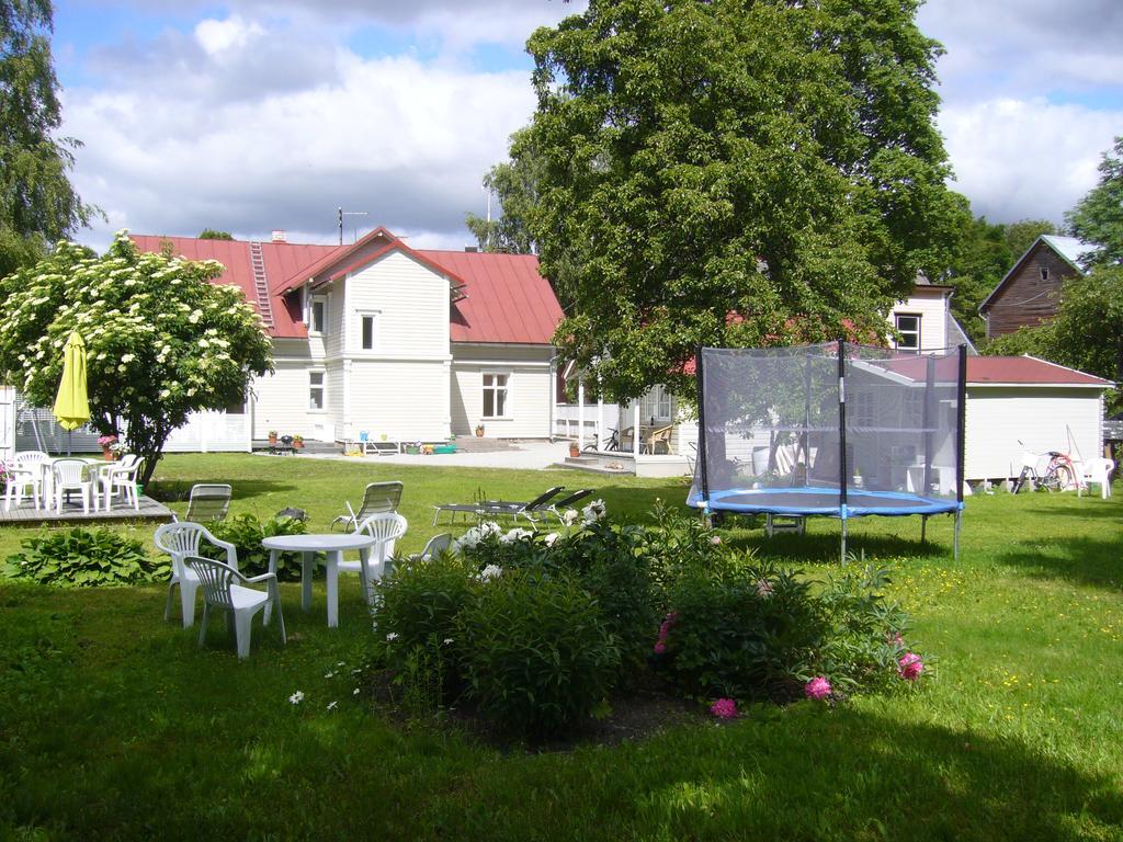 Villa Elisabeth Apartments Parnu Exterior photo